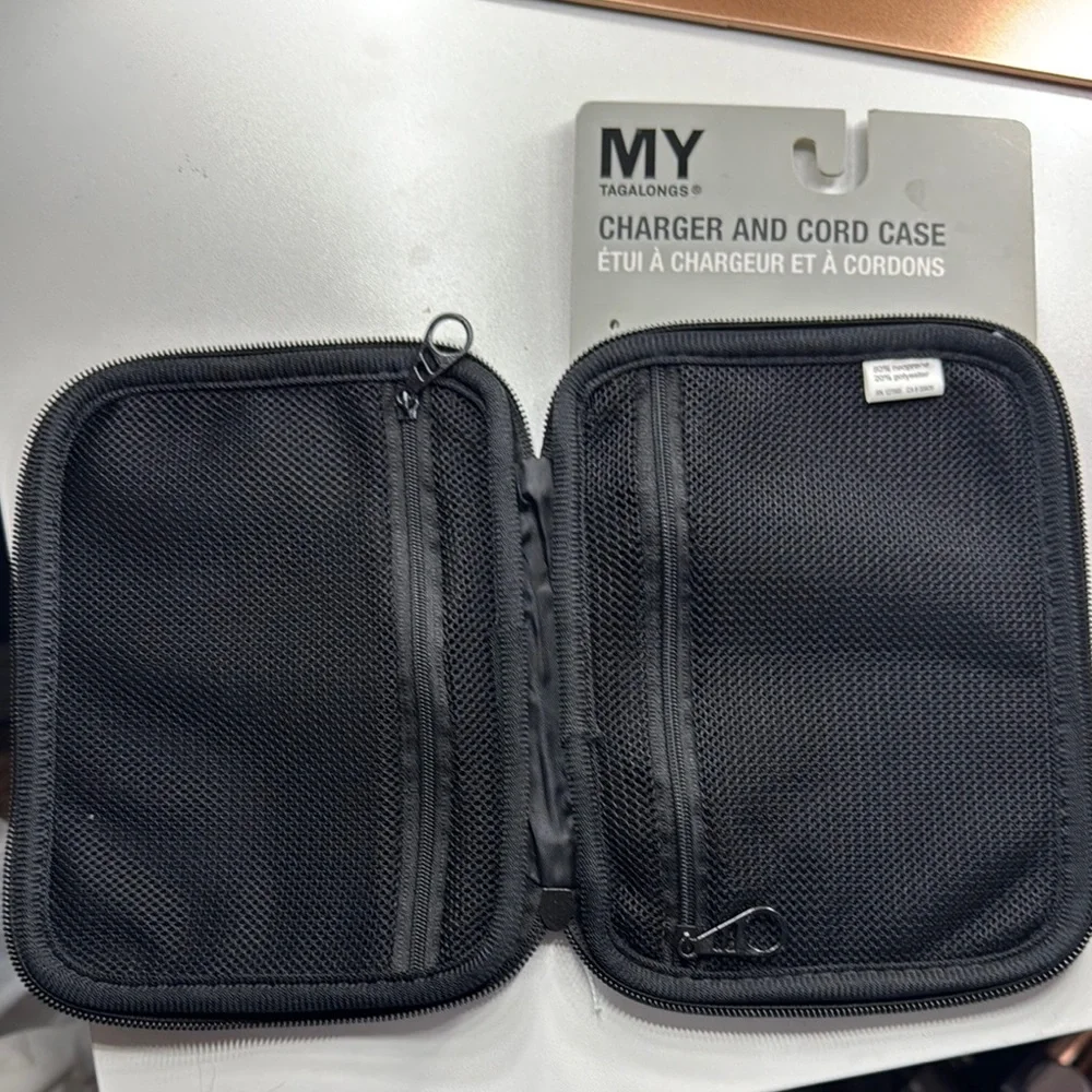 Black Charger and Cord Case zip around by My Tagalongs NWT - Picture 3 of 4